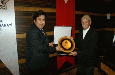 ODA ÜYELİĞİNDE 40 YILINI DOLDURANLARA ŞÜKRAN PLAKETİ