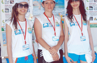 GÖNÜLLÜ ÖĞRENCİLER ALANYA PLAJLARINDA