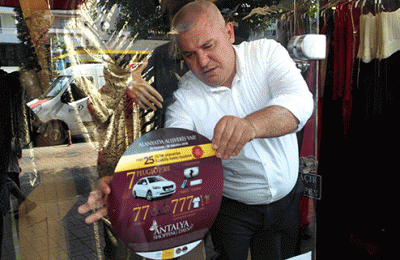 BAŞKAN ŞAHİN, PROJE AFİŞLERİNİ ASTI