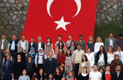 A.Ü. İŞLETME FAKÜLTESİ VE ALTSO MYO DA MEZUNİYET COŞKUSU