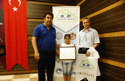 ÖĞRENCİ DOSTU SEÇİLEN İLK İŞLETMELERE BELGELERİ VERİLDİ