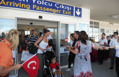 AYDOĞAN GAZİPAŞAYA İNMEYEN THY Yİ ELEŞTİRDİ
