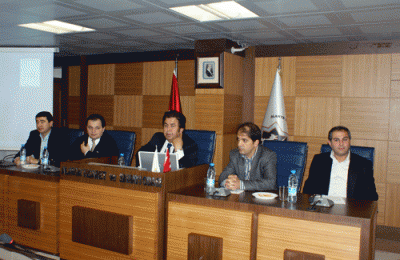 PROJE ÇALIŞMASI YAPAN GENÇLER ODAMIZDAYDI