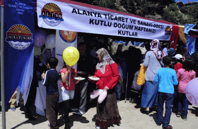 ALTSO 5 BİN KİŞİYE PİLAV KAVURMA DAĞITTI