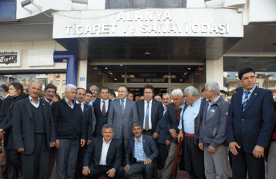 VALİ ALTIPARMAK ALANYANIN SORUNLARINI ALTSO DA DİNLEDİ