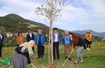 LİTVANLAR 30. BAĞIMSIZLIK YIL DÖNÜMÜNÜ MEŞE FİDANI DİKEREK KUTLADI