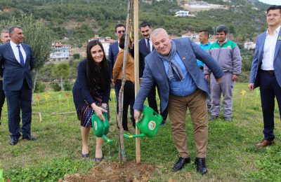 LİTVANLAR 30. BAĞIMSIZLIK YIL DÖNÜMÜNÜ MEŞE FİDANI DİKEREK KUTLADI