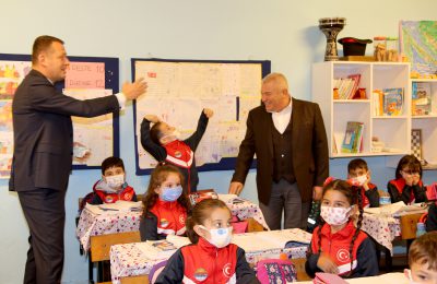 ALTSO’DAN İHTİYAÇ SAHİBİ ÖĞRENCİLERE EŞOFMAN YARDIMI