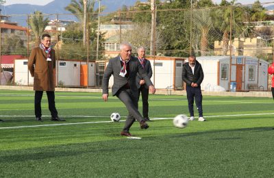 KADIN FUTBOLUNA ERDEM’DEN DESTEK