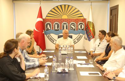 ESKRİM DÜNYA ŞAMPİYONU’NDAN BAŞKAN ERDEM’E ZİYARET