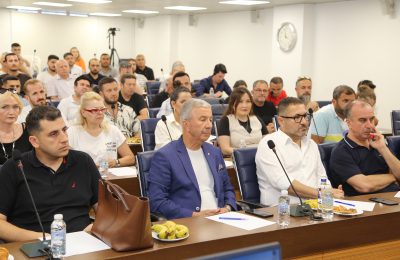 (Turkish) EMLAK VE İNŞAAT SEKTÖRÜNE YÖNELİK ÖNEMLİ TOPLANTI