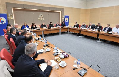 (Turkish) ERDEM İŞİN PEŞİNİ BIRAKMIYOR